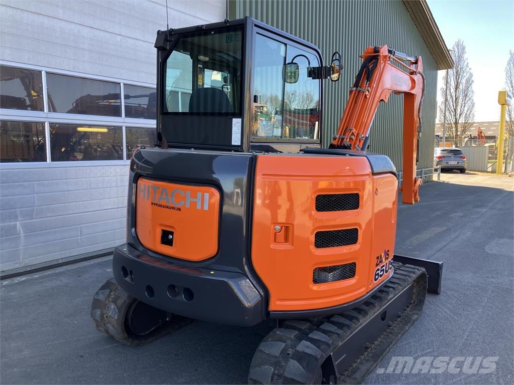 Hitachi ZX65USB-5A Escavatori cingolati