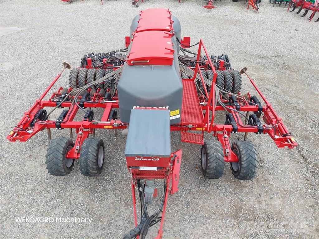 Horsch Focus 6 TD med DuoDrill Semoir