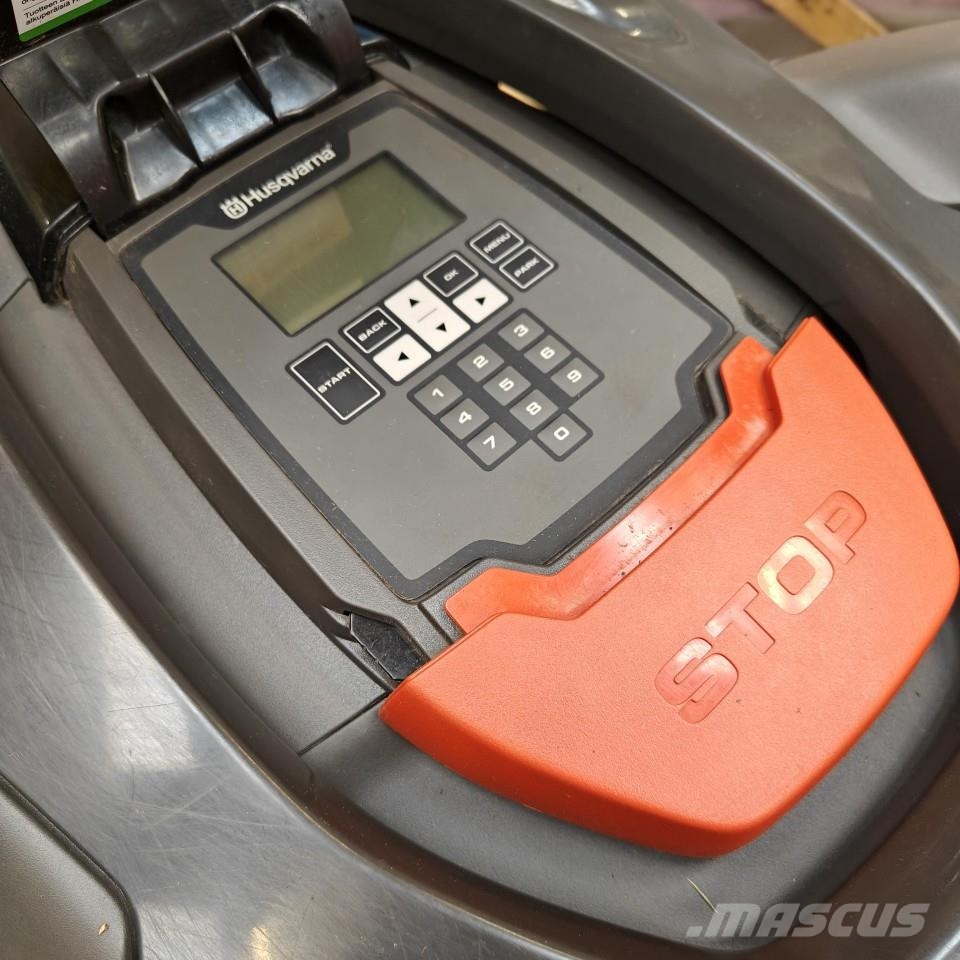 Husqvarna AUTOMOWER 450X NERA Falciatrici