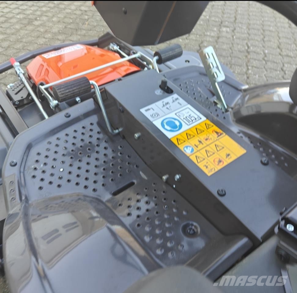 Husqvarna P524EFI コンパクトトラクター