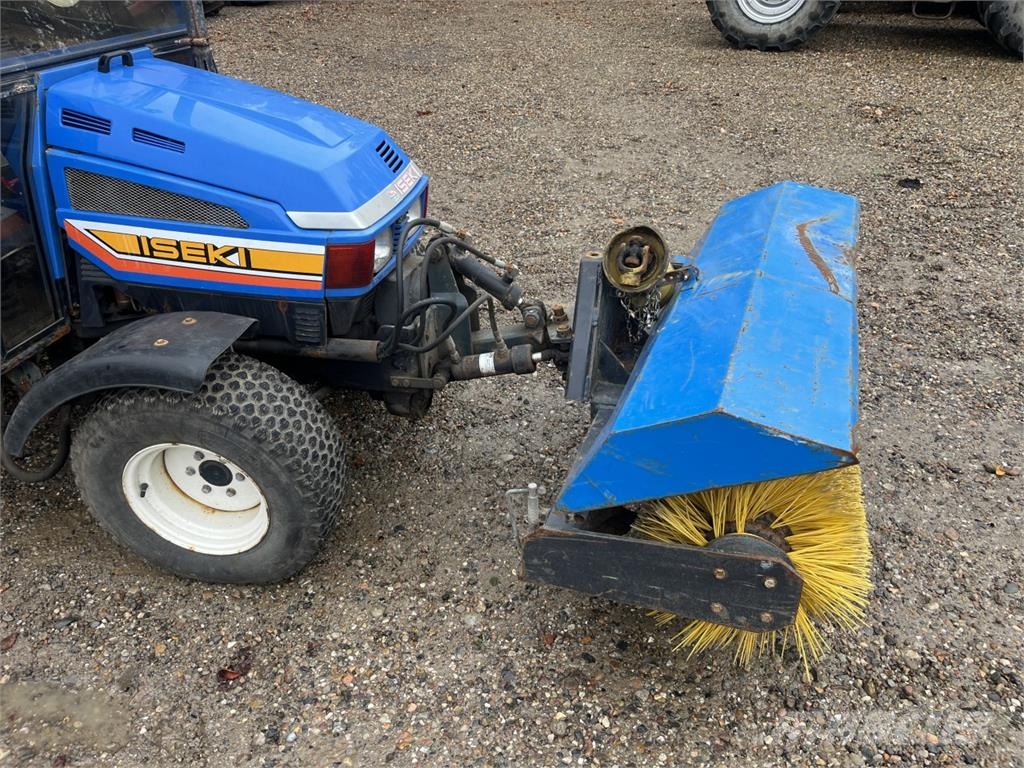 Iseki 318 KOMPAKT TRAKTOR Kompakt traktorok