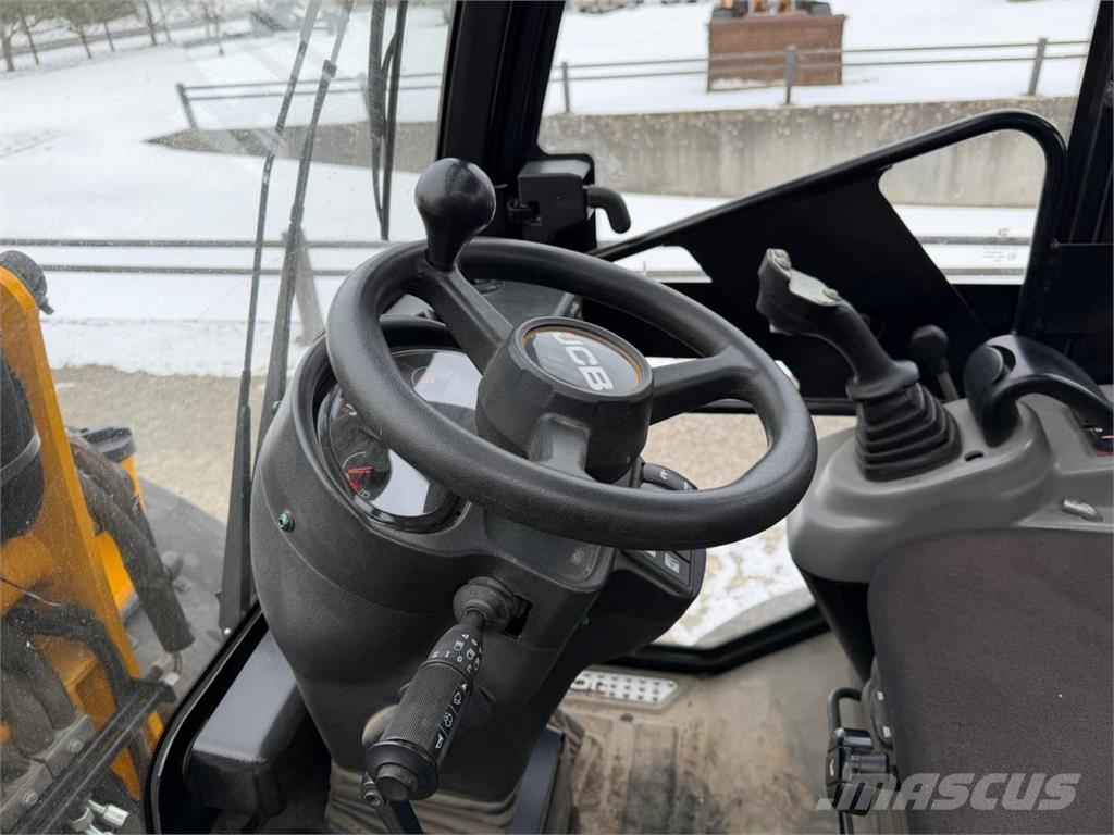 JCB 403 PLUS Incarcator pe pneuri