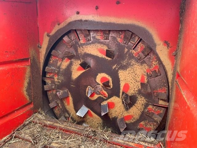 Jeantil P2800 LIFT OPHÆNGT Otros equipos para ganadería