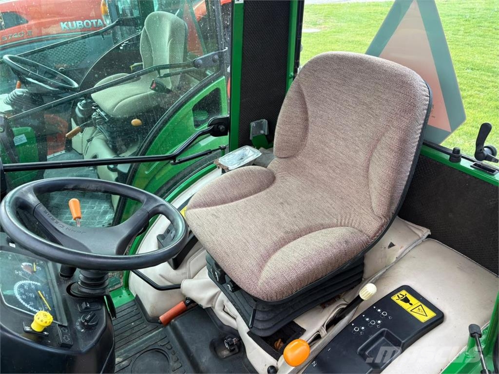 John Deere 2025 Коммунальные тракторы