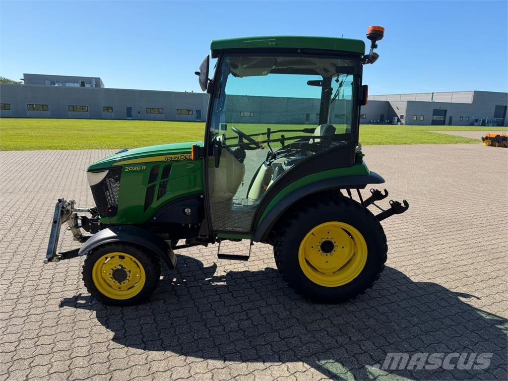 John Deere 2038R Micro tracteur