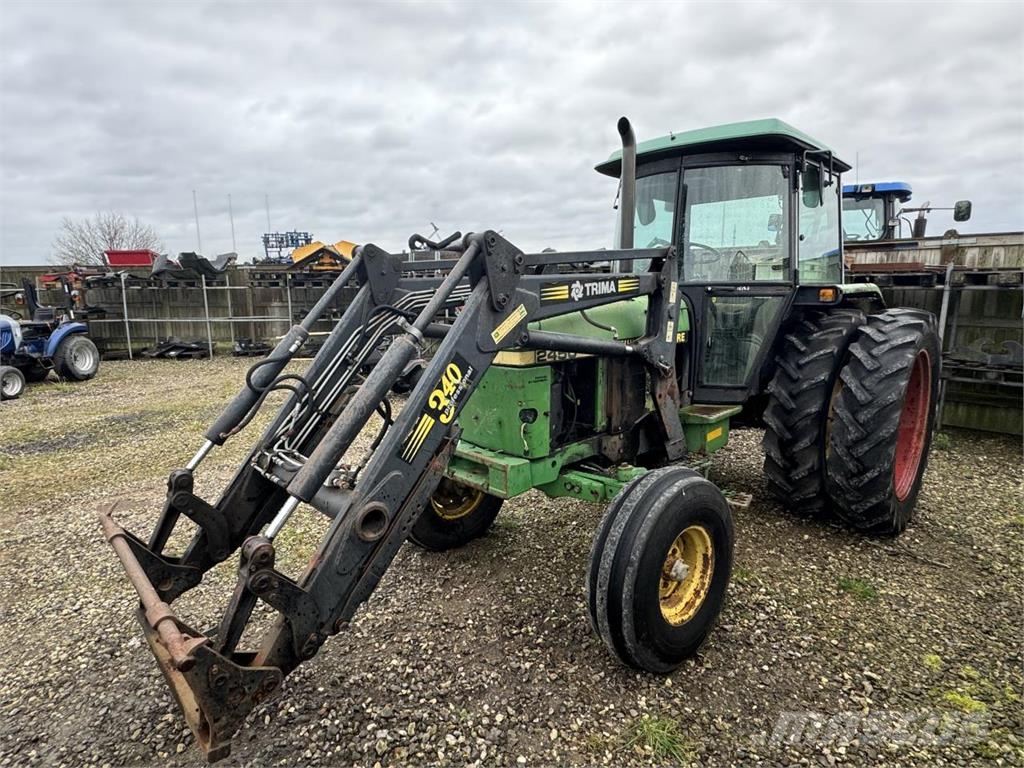 John Deere 2450 Traktoriai
