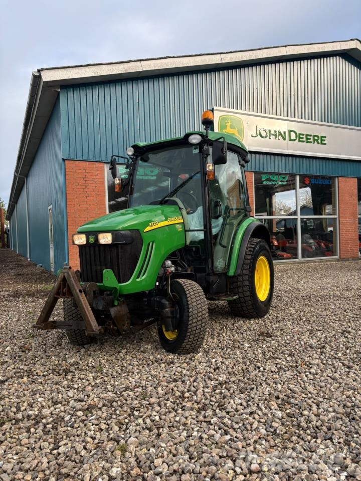 John Deere 3720 Compacttrekkers