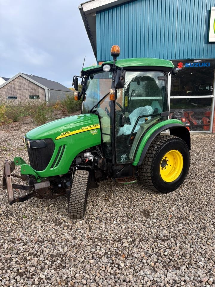 John Deere 3720 Compacttrekkers