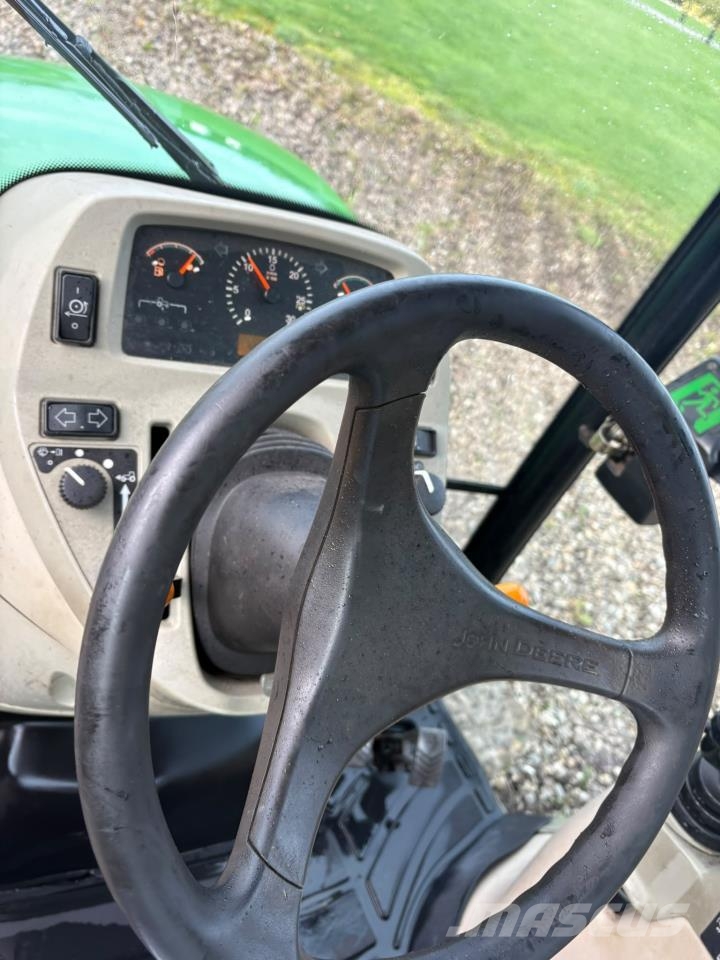 John Deere 3720 Compacttrekkers