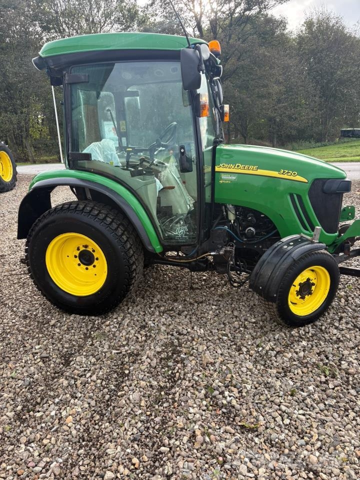 John Deere 3720 Compacttrekkers
