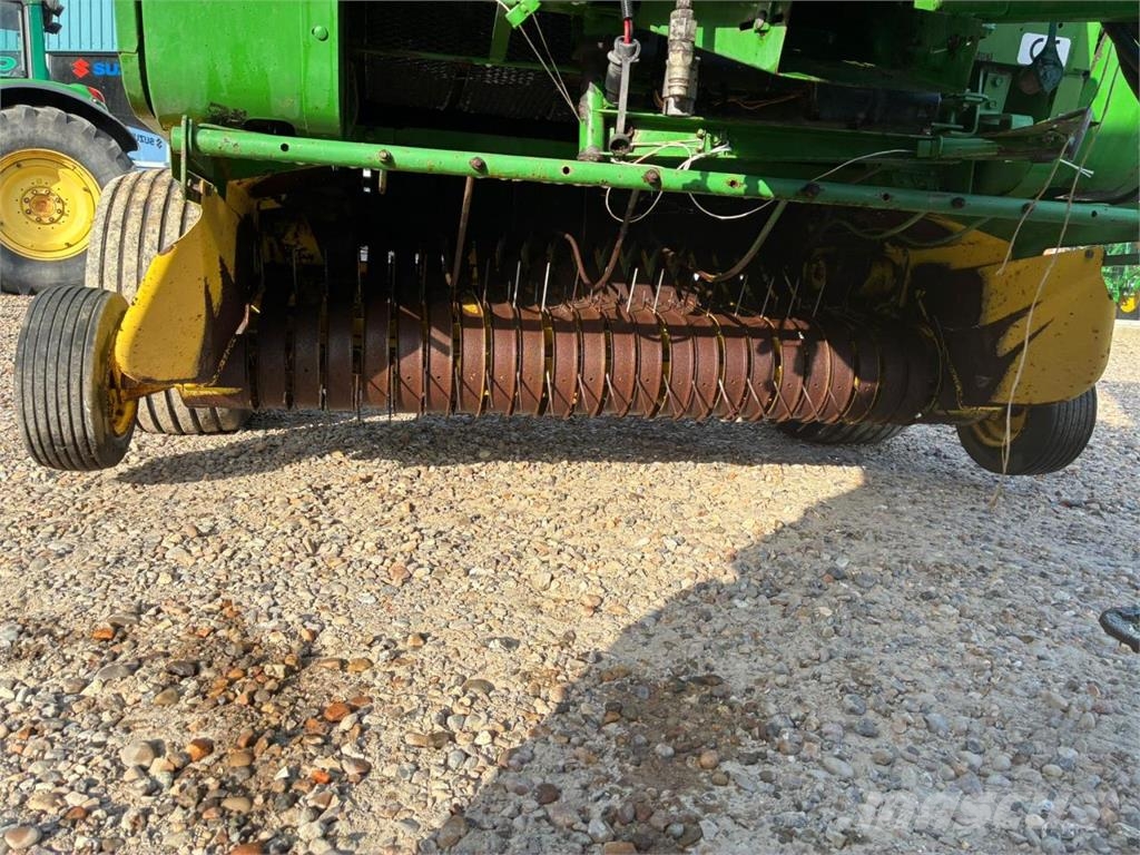 John Deere 590 Ronde-balenpersen