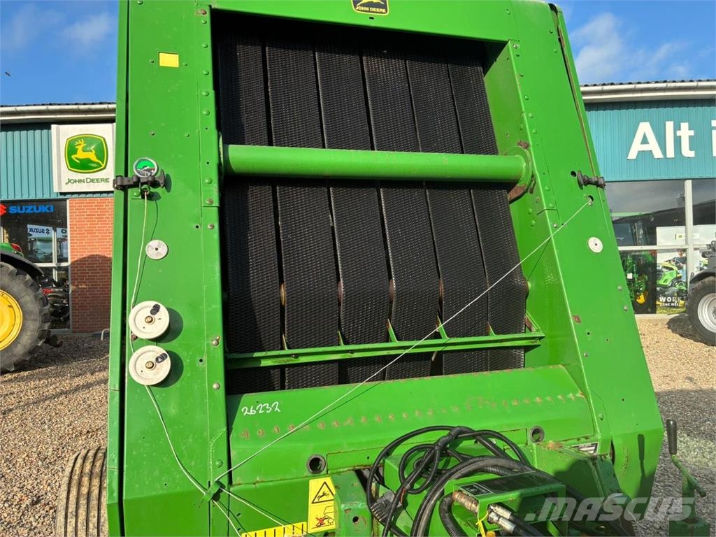 John Deere 590 Ronde-balenpersen