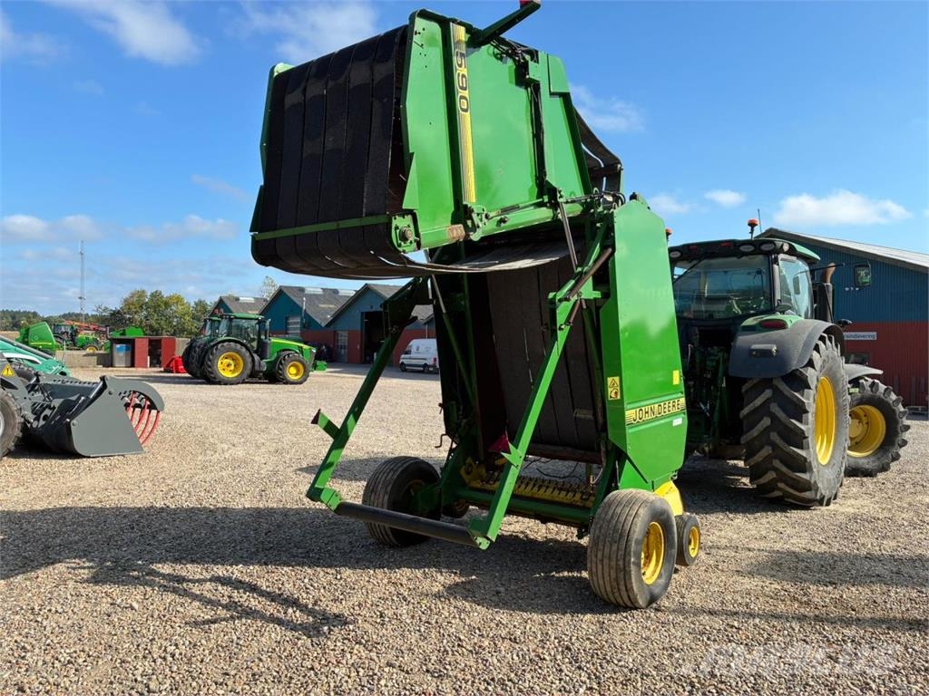 John Deere 590 Ronde-balenpersen
