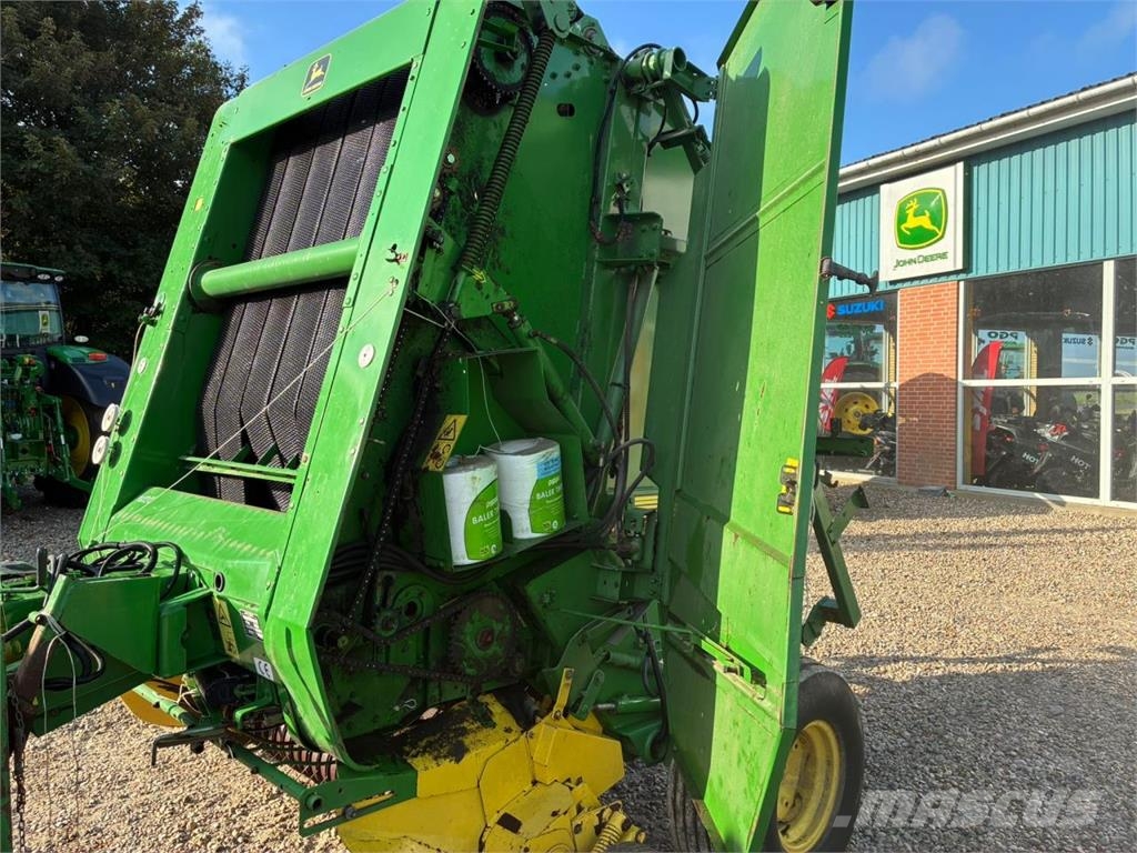 John Deere 590 Ronde-balenpersen