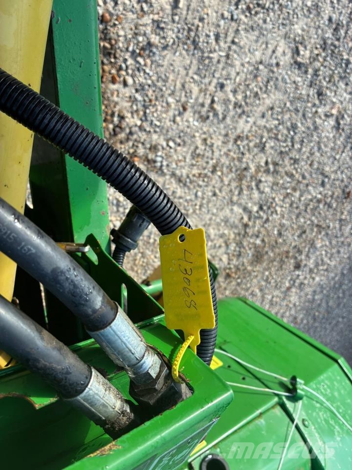 John Deere 590 Ronde-balenpersen