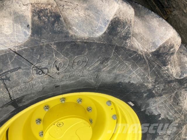 John Deere 6175R الجرارات