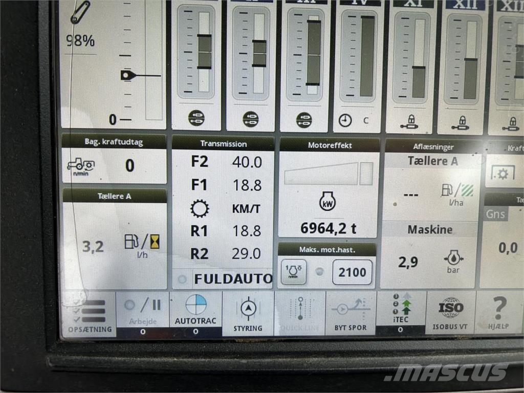 John Deere 6215R Traktori