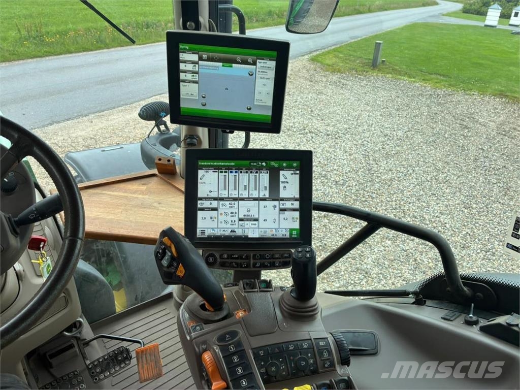 John Deere 6215R الجرارات