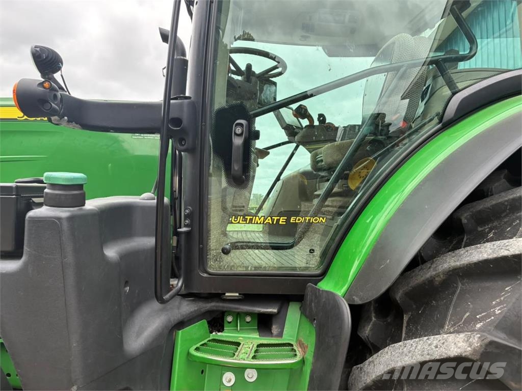 John Deere 6215R الجرارات