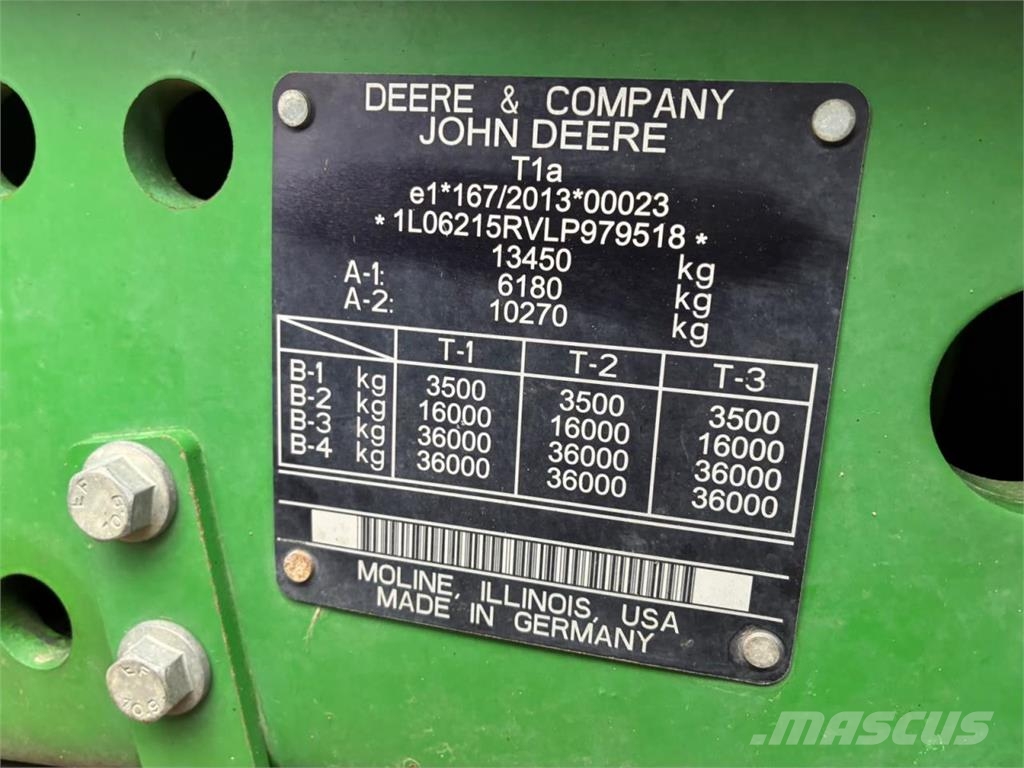 John Deere 6215R الجرارات