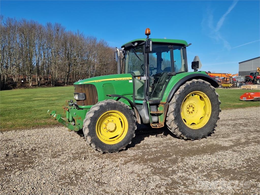 John Deere 6220 SE Traktoren
