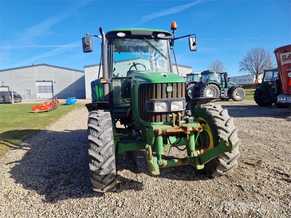 John Deere 6220 SE Traktoren