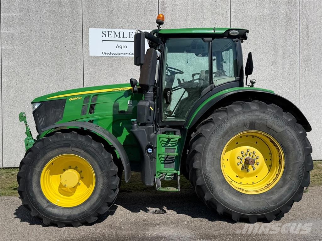 John Deere 6250R Traktori