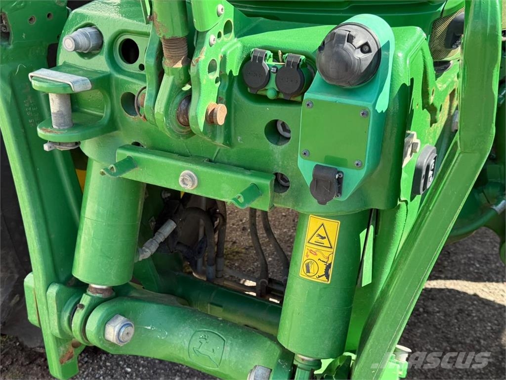 John Deere 6250R Traktori