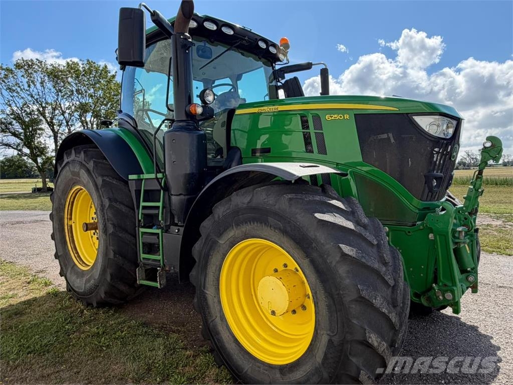 John Deere 6250R Traktori