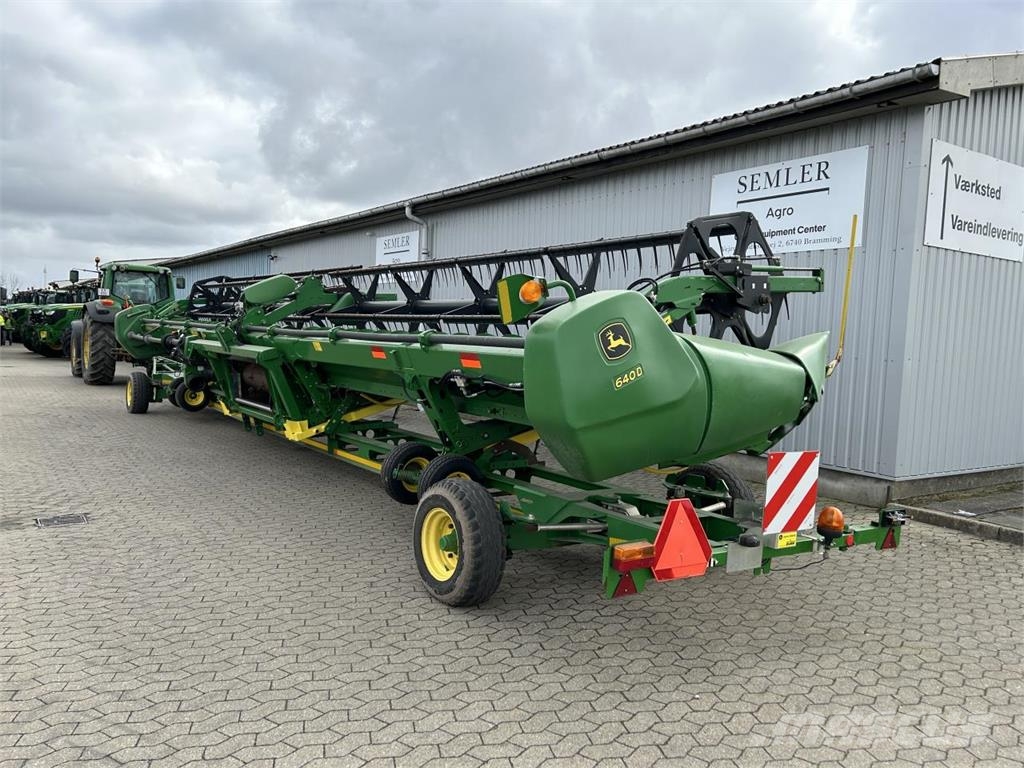 John Deere 640D Жатки