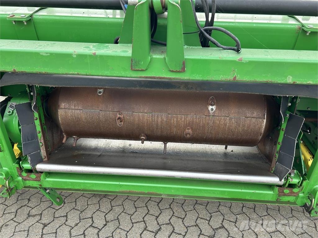 John Deere 640D Жатки