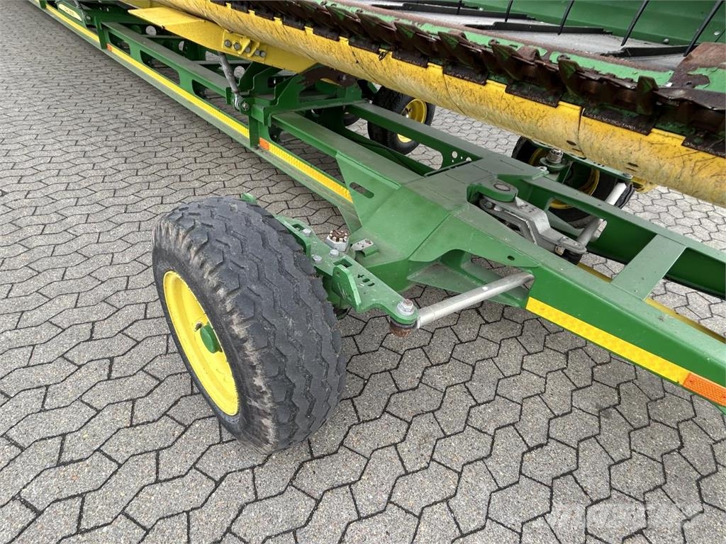 John Deere 640D Жатки