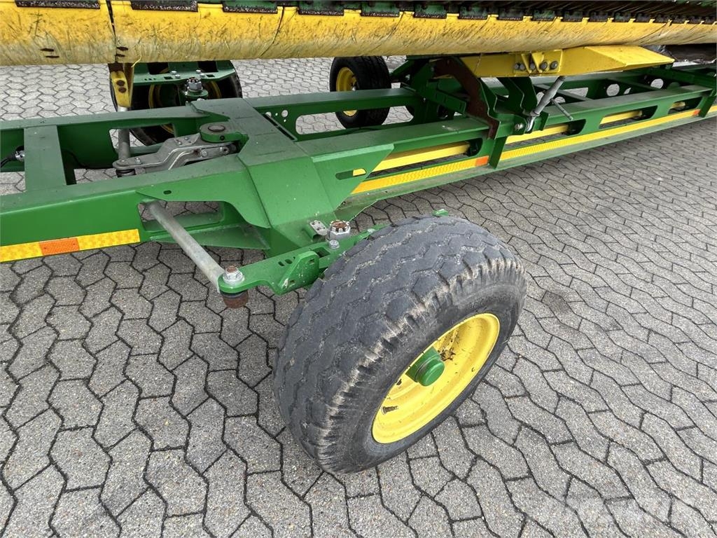 John Deere 640D Жатки
