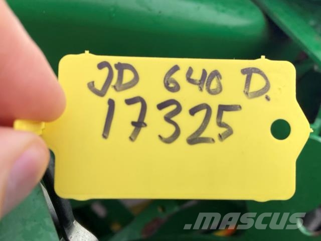 John Deere 640D Жатки