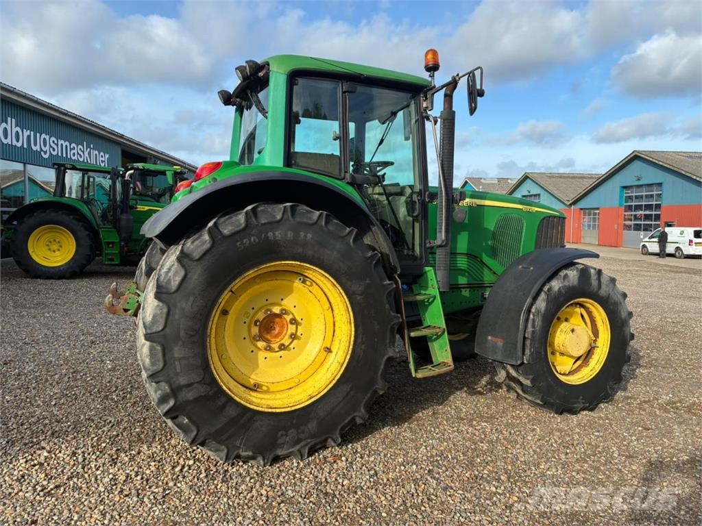 John Deere 6920 Traktori