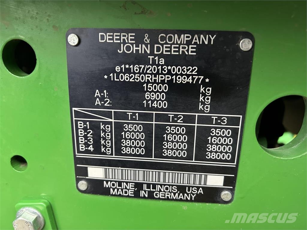 John Deere 6R 250 الجرارات