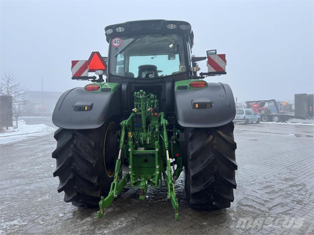 John Deere 6R 250 الجرارات