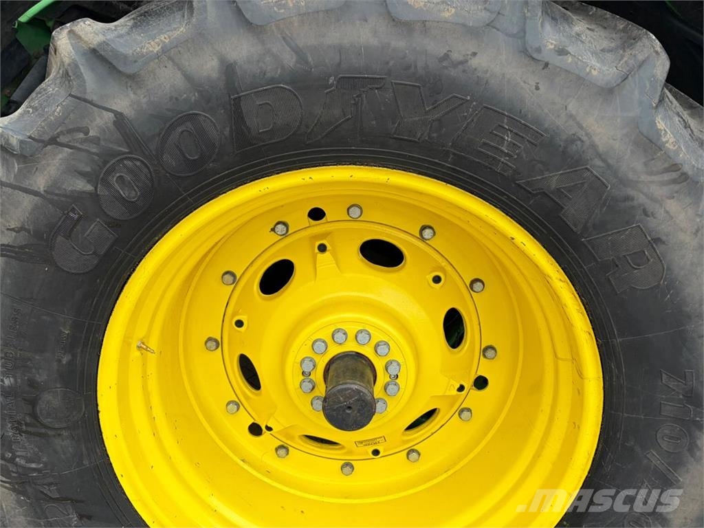 John Deere 7290R Traktori
