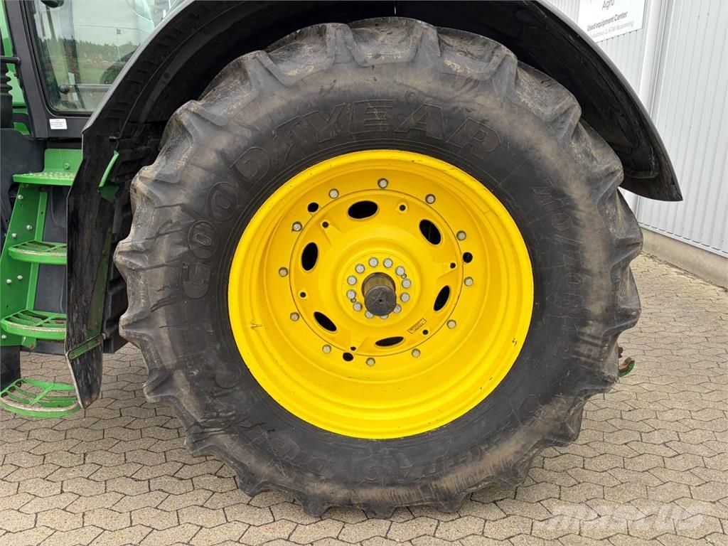 John Deere 7290R Traktori