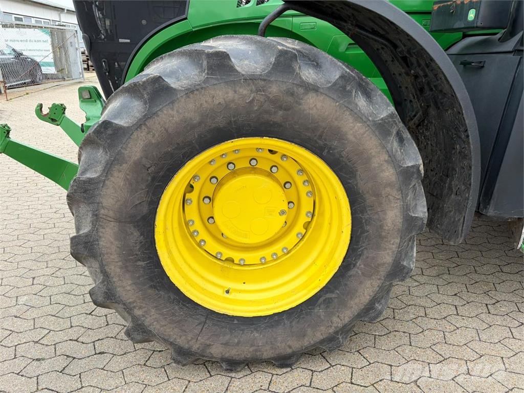 John Deere 7290R Traktori
