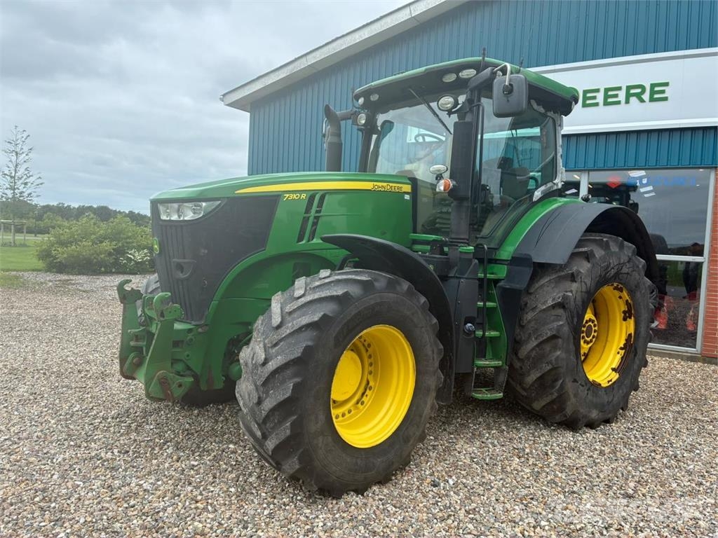John Deere 7310R الجرارات