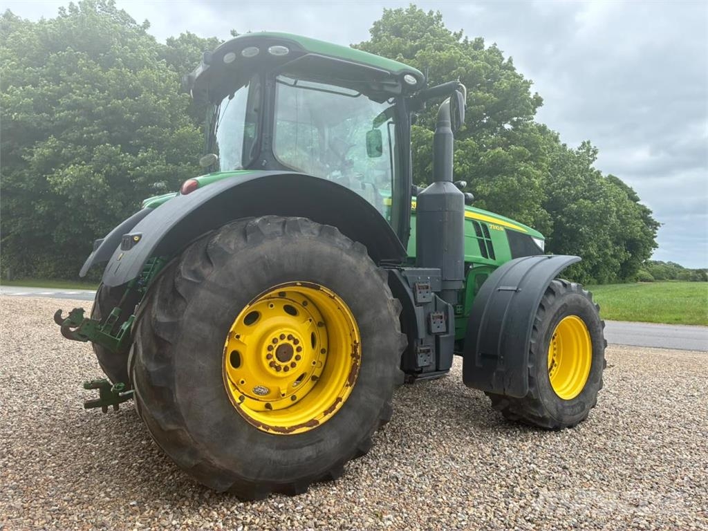 John Deere 7310R الجرارات