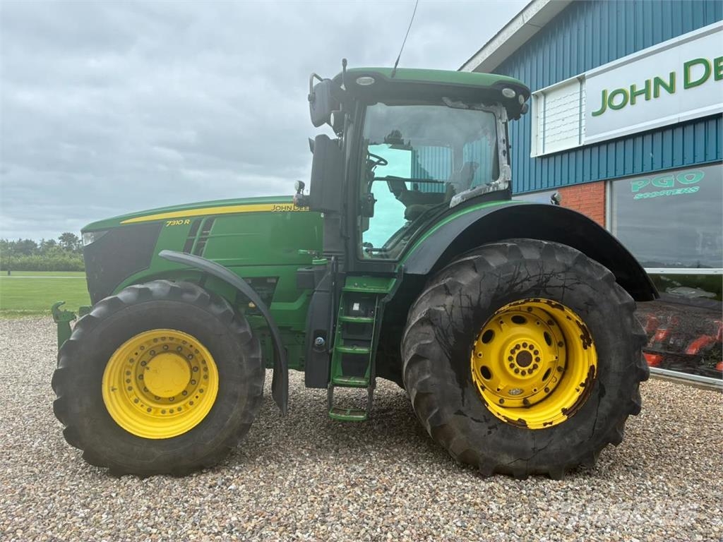 John Deere 7310R الجرارات