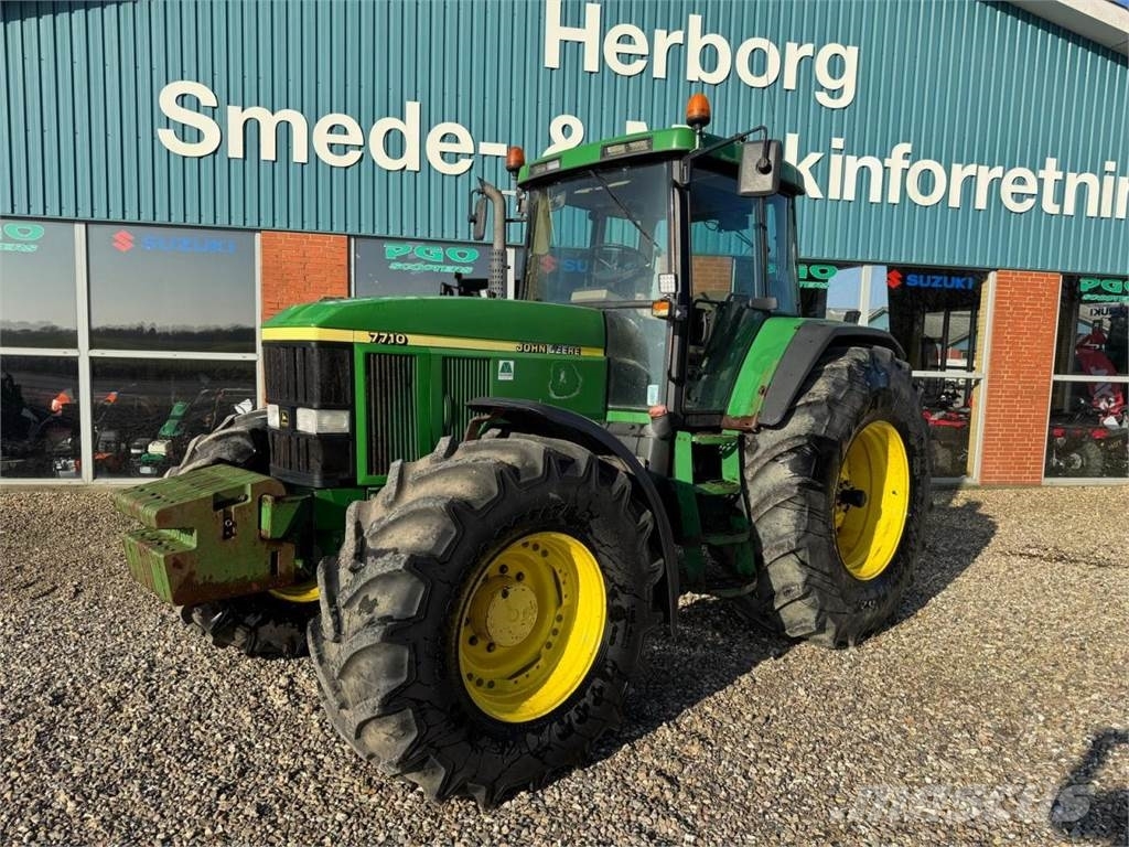 John Deere 7710