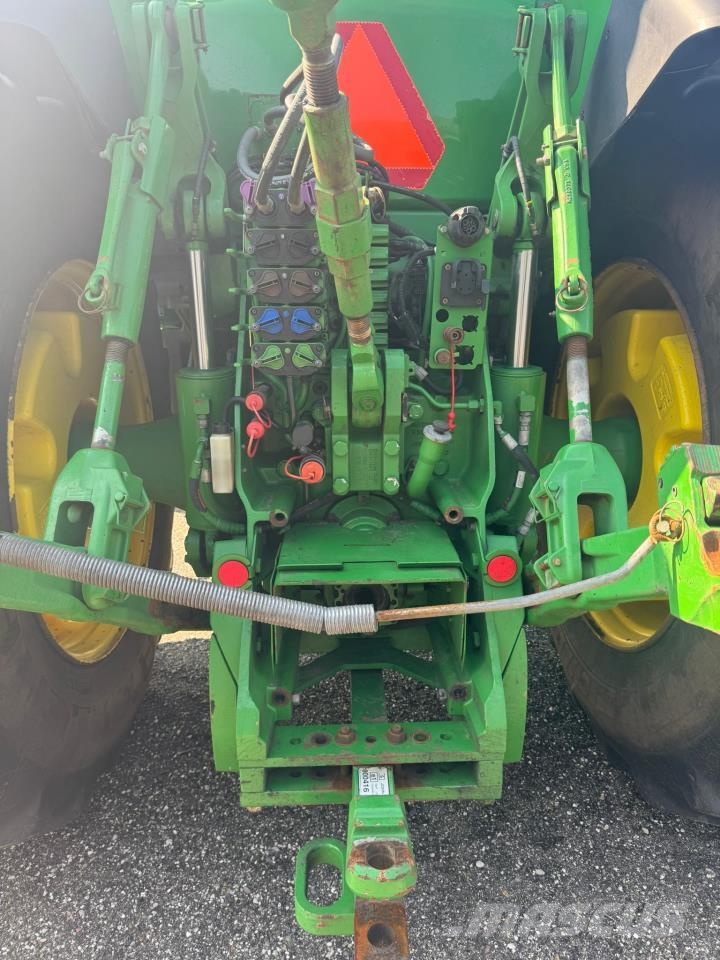 John Deere 8310R الجرارات