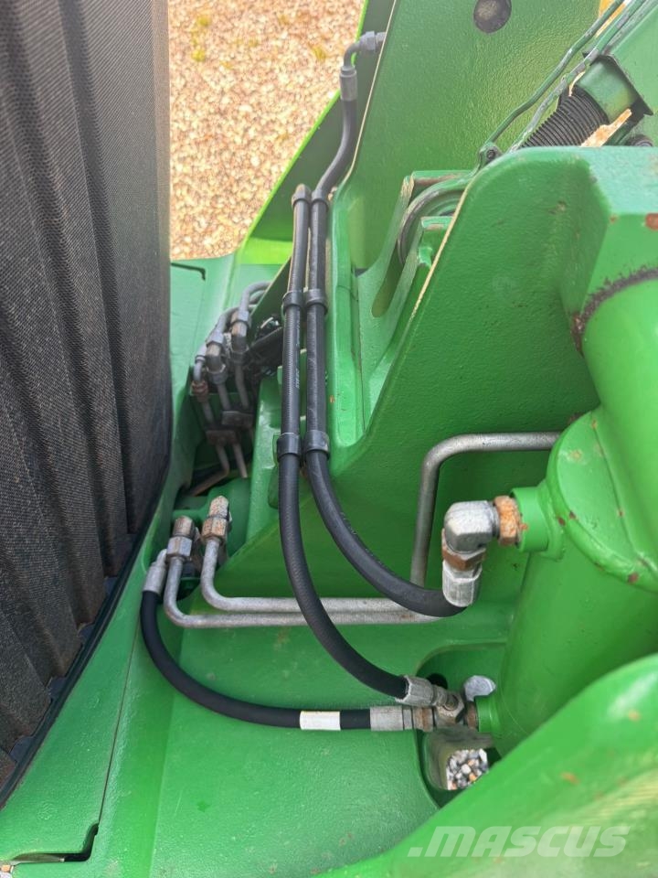 John Deere 8310R الجرارات