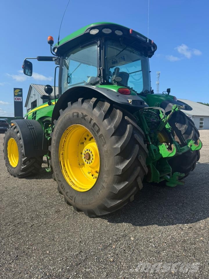 John Deere 8310R الجرارات