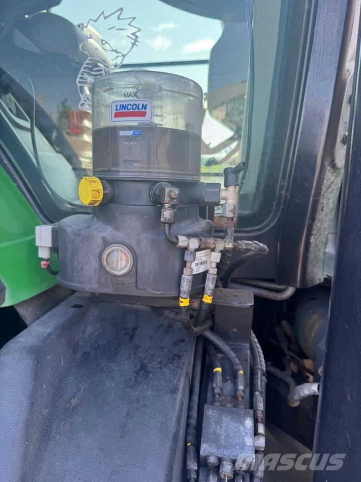 John Deere 8310R الجرارات