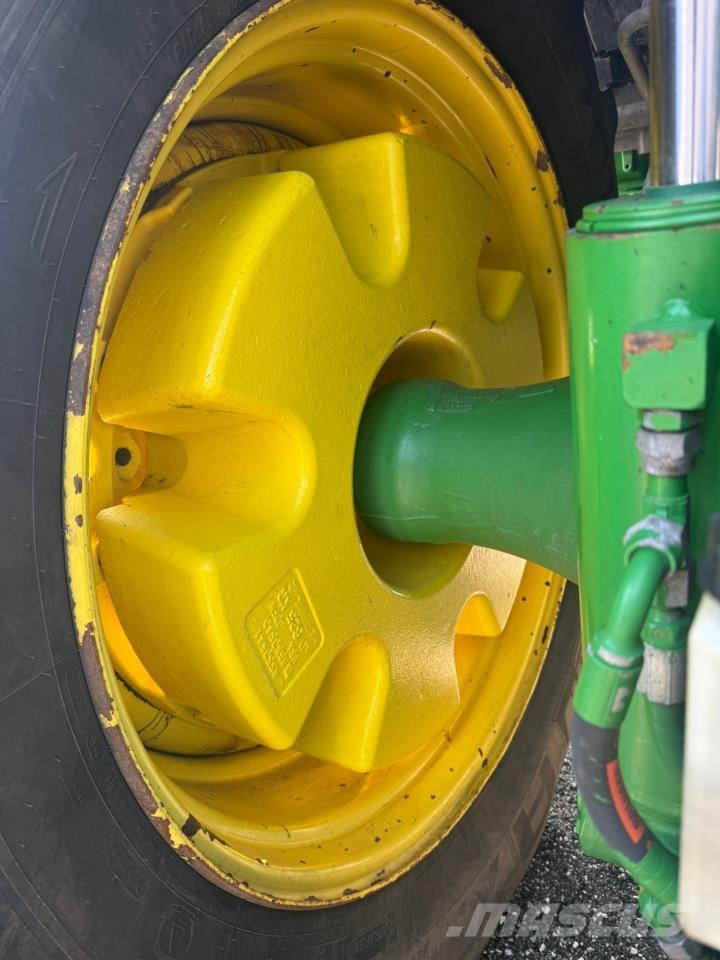 John Deere 8310R الجرارات