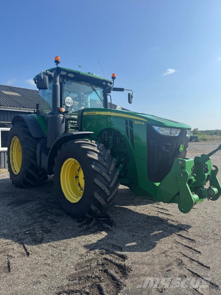 John Deere 8310R الجرارات